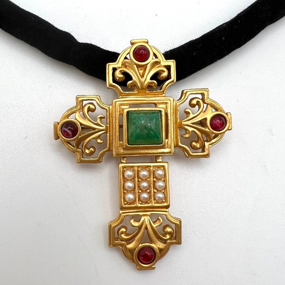 Elizabeth Taylor for Avon Katharina 2" Cross Necklace